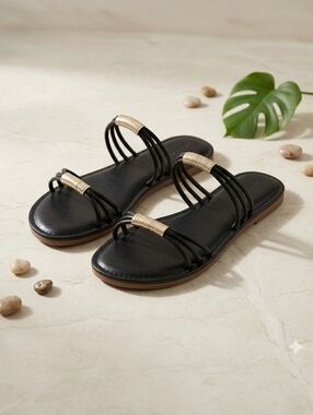 NWOT Universal Thread Size 9 Black Aura Two Band Slide Sandals!!